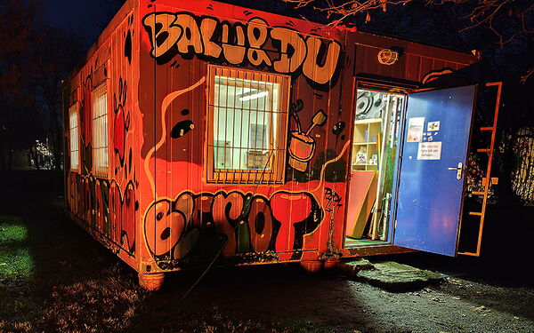 Stimmungsvollen Aussenbleuchtung unseres Containers im Bleriot-Park