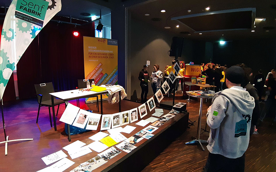 Unser Infostand bei der Jugendgesundheitskonferenz Unser Infostand bei der Jugendgesundheitskonferenz