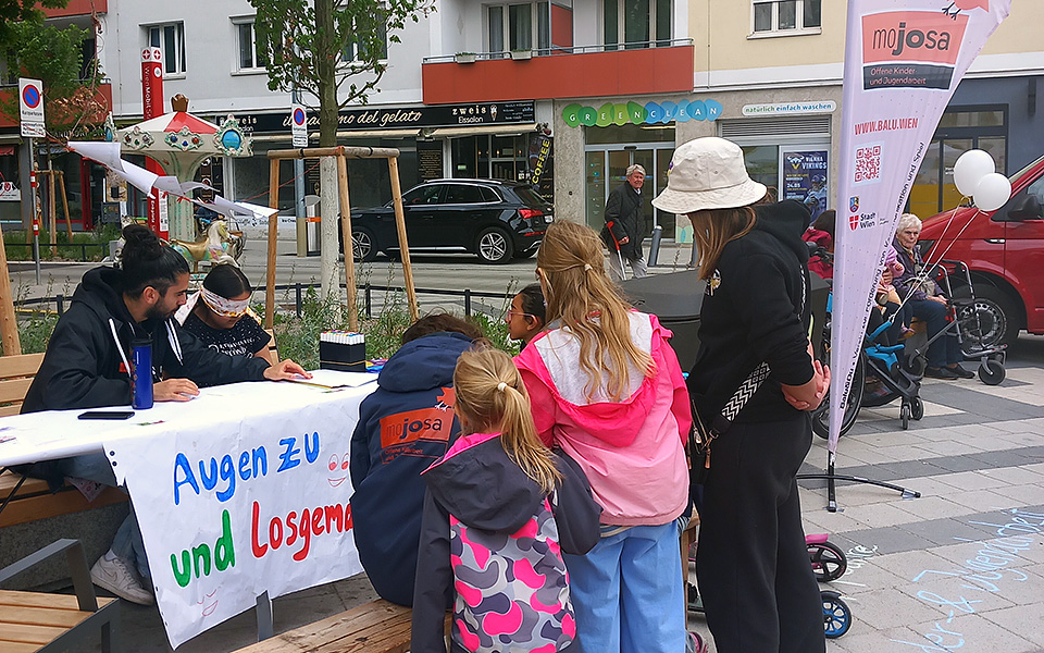 Enkplatzfest mit Mitmachstationen Enkplatzfest mit Mitmachstationen
