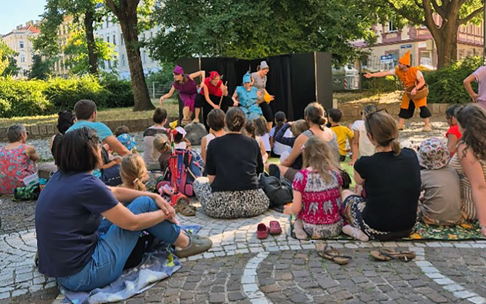 Das "Yellow Cat Theatre" im Lorenz-Bayer-Park