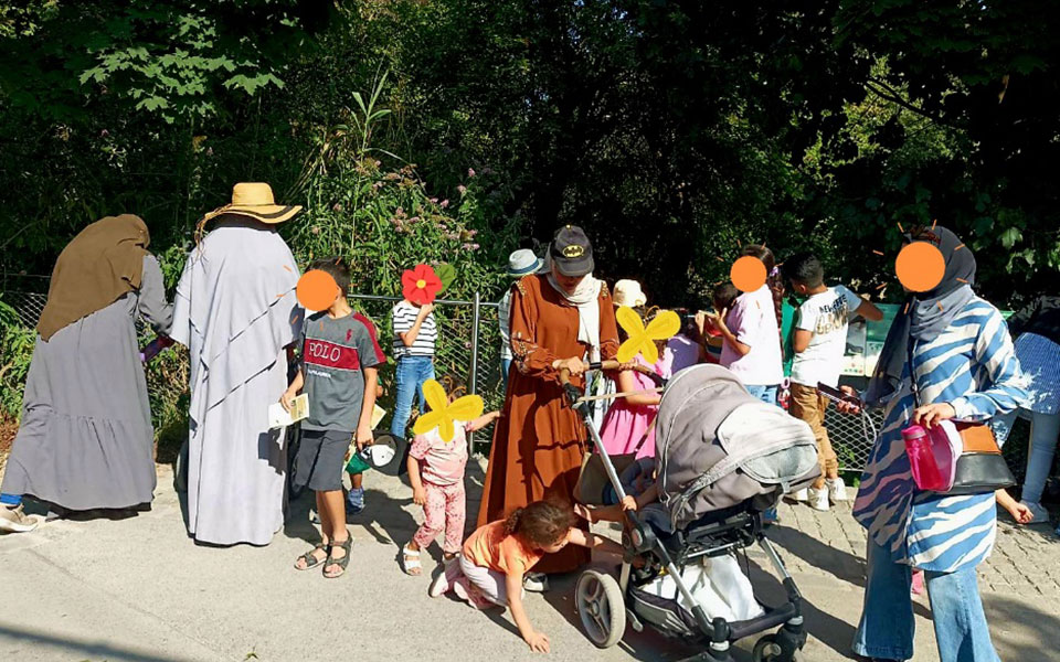 Das FPT-17-Team hat einen Besuch im Tiergarten organisiert Das FPT-17-Team hat einen Besuch im Tiergarten organisiert